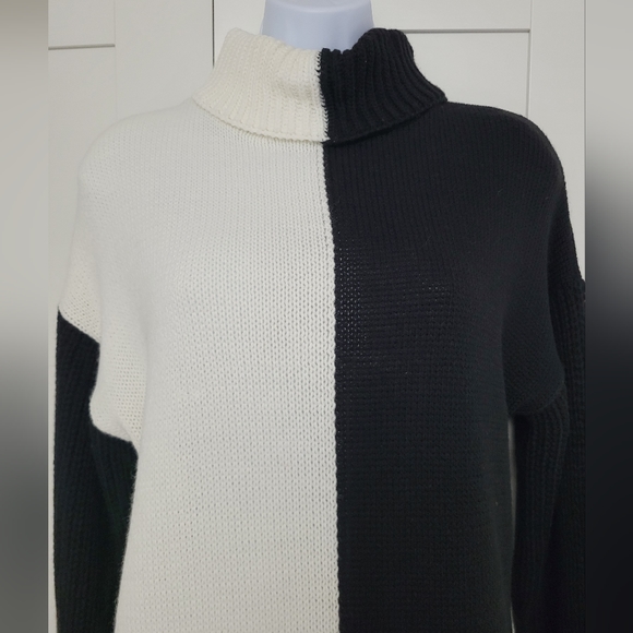 NWOT Split Monochrome Black & White Turtleneck Sweater Dress - Picture 8 of 12